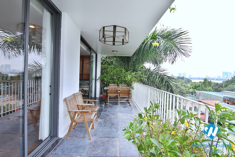 Spacious 3-bedroom apartment with lake view in Ho Tay